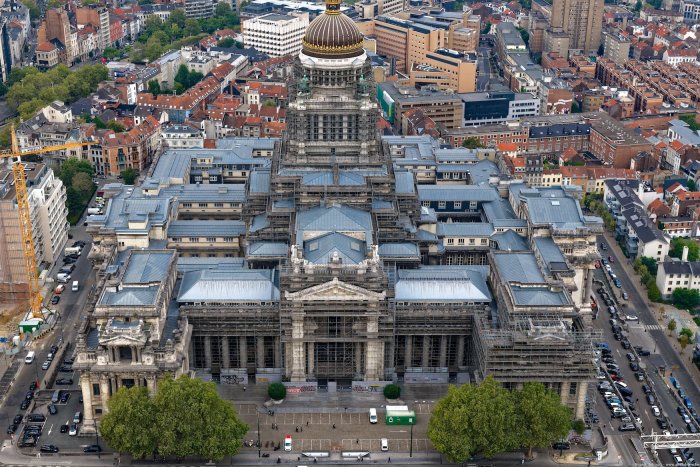 façade principale du Palais de Justice de Bruxelles