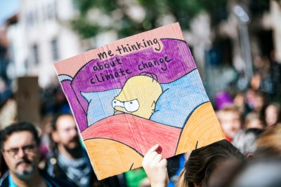 bord op een klimaatbetoging