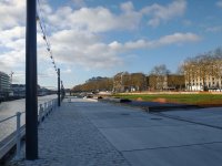 Promenade langs kaai in Allée du Kaai